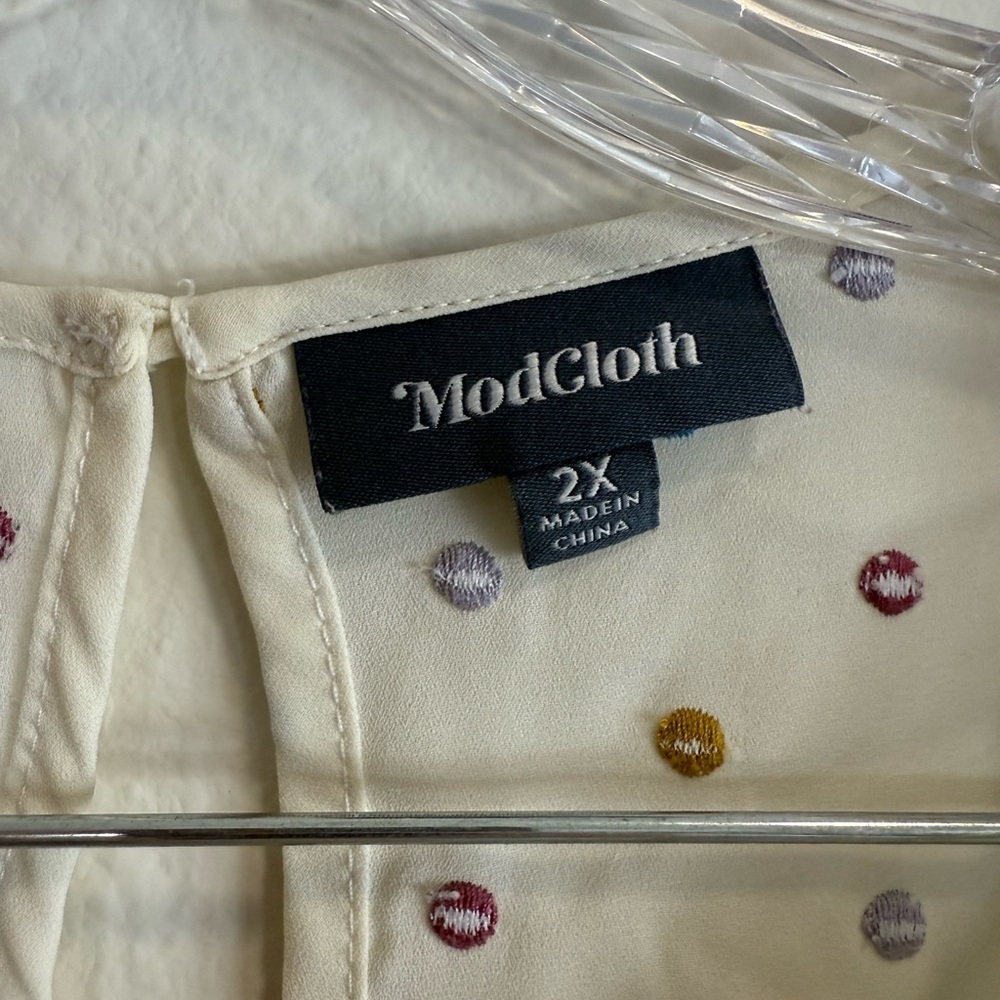 ModCloth Sheer Embroidered Polka Dot Top Size 2XL - Picture 4 of 7